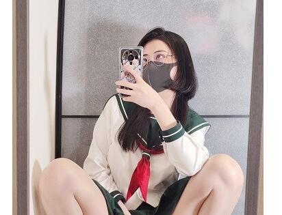 推特网红 奶咪 可爱少女最新3月戈薇学生服+小红帽塞肛裸舞