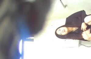 四月新流出大神潜入景区放设备正面全景tp❤️游客和附近村民