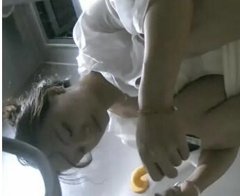 4月最新流出潜入师范学院附近❤️正面全景露脸