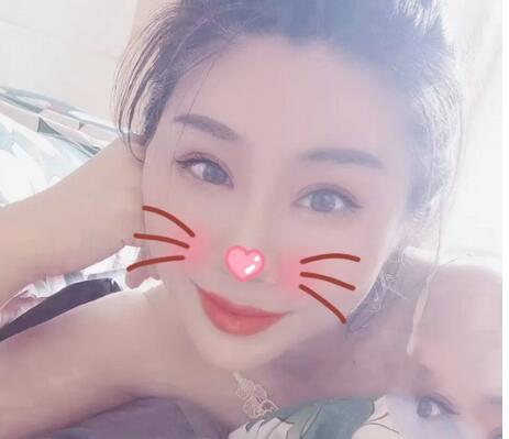 乐清市骚货人妻张玫，背着老公出来偷情❤️销魂的吃鸡技术 喉咙发出的呻吟棒死了！