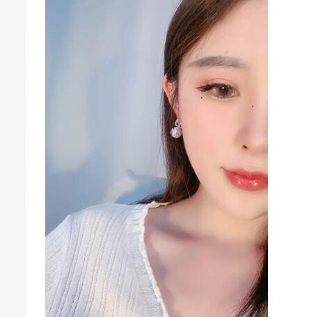 模特级颜值女神！又回来直播了！翘臀极品美腿，超粉嫩小穴，假屌抽插地上骑坐，让人欲罢不能