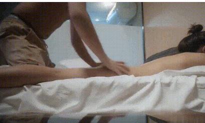 私密大保健⭐上门服务的男技师的技术非常娴熟⭐把眼镜骚货弄的的Y水直流