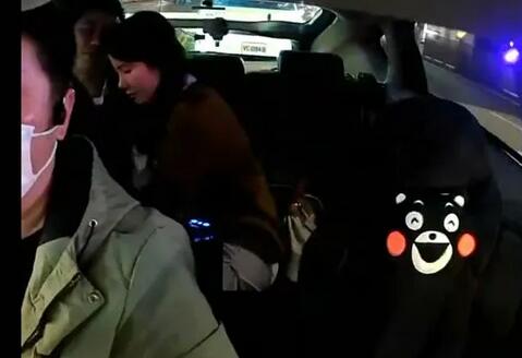 【极品稀缺❤️白金泄密】美女在车上y乱被行车记录仪拍下遭泄露 美女车上给男人口交 被男人抠小穴 露奶飙脏话 舌吻摸鸟