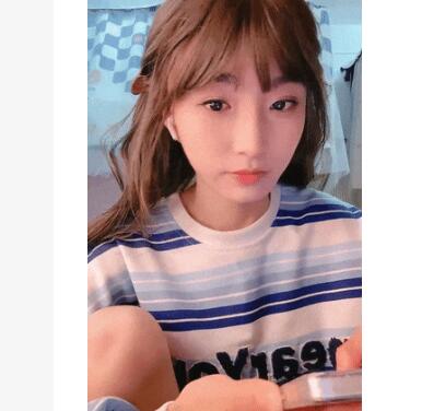 ♈ ♈ ♈既是大学生，又是福利姬，又是主播，【呜崽酱】，学校寝室自慰，颜值身材都很棒的小妹妹~~~ ~ ~~~~~~~~~~~~~~~~~ ~ ~~ ~~！~♈ ♈ ♈撸管佳作