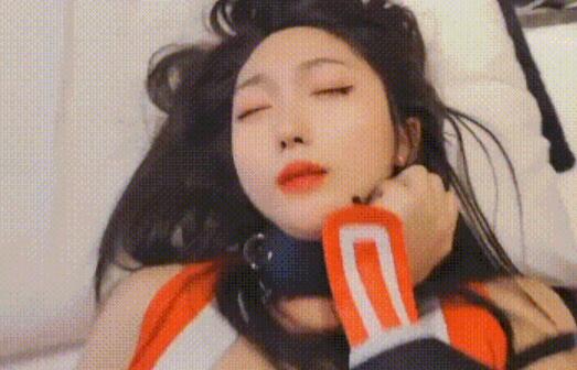 开档肉丝伪娘 叫爸爸 啊不行了我要射了 小哥哥好厉害 边猛操边让我喊爸爸 生理和心理双重刺激 被操射了爽上天了