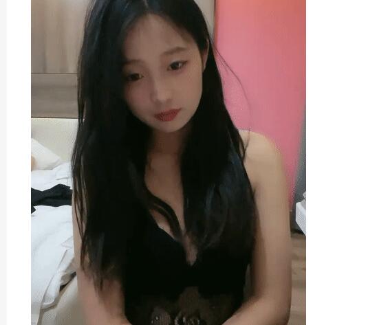 外表甜美少女！酒店开房！连体网袜炮友揉奶，翘起屁股开档嫩穴，骑乘位深插，后入大肥臀