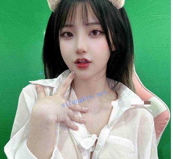 【童颜巨乳】极品反差婊【Meiilyn】5月付费福利(2)