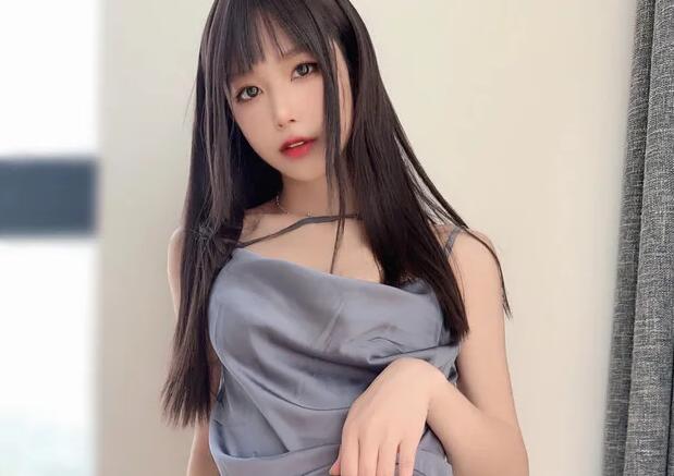 ✿极品网红❤️女神✿ 露脸高颜值推特绅士福利女神 ▌布丁大法▌珊瑚鸡尾酒 黑丝骚丁血脉喷张 大尺度嫩鲍摄人心魄