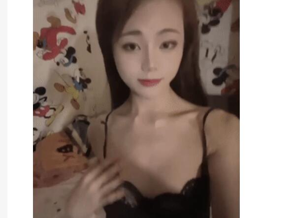 水蜜桃的啵啵· ♈：和大j炮友 差点被干尿，爽的我不停舔脚 被大j炮友干的太爽了 各种姿势 来回c 腿都软了