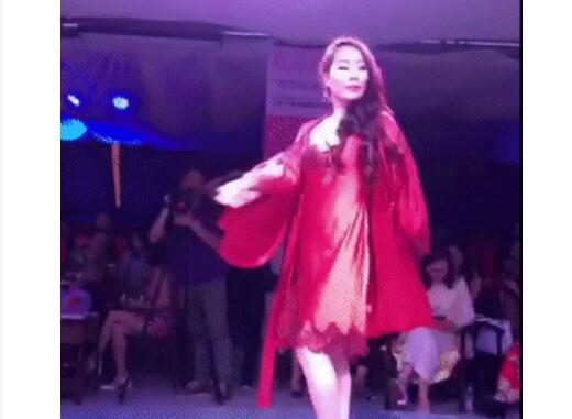 快手富态熟女：♈ 子饶的快乐时光 ♈ · 妖艳、时尚，约炮小伙子、大叔 搭炮