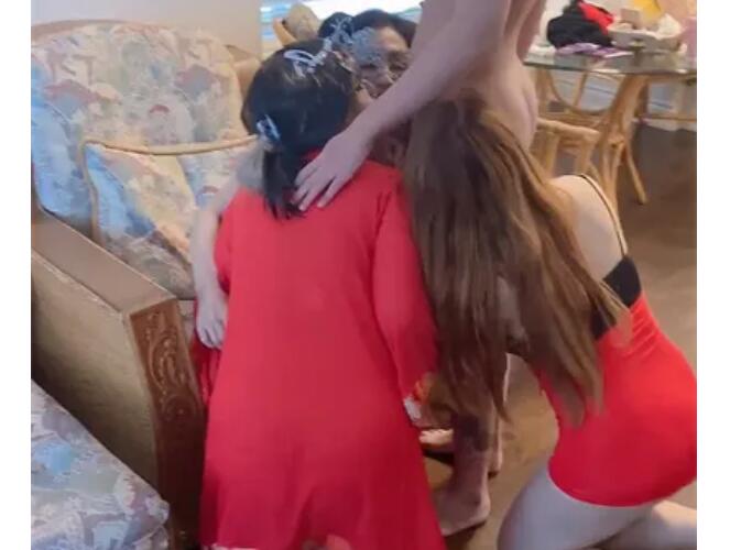 加拿大华人圈『索菲娅』最新VIP订阅私拍③多对夫妻聚众