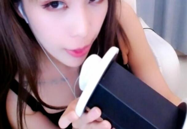 【ASMR】斗鱼丸子君（陆瑶姐姐g）全裸自慰私人定制