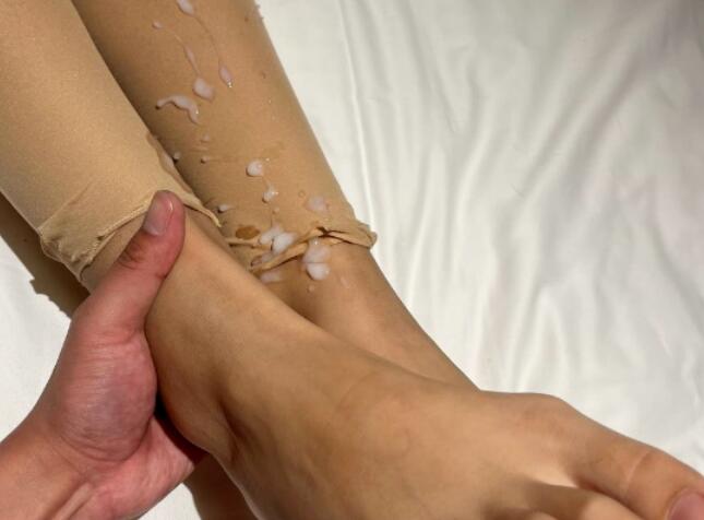 大神与粉丝众筹 重金诱惑学生妹下海足拍