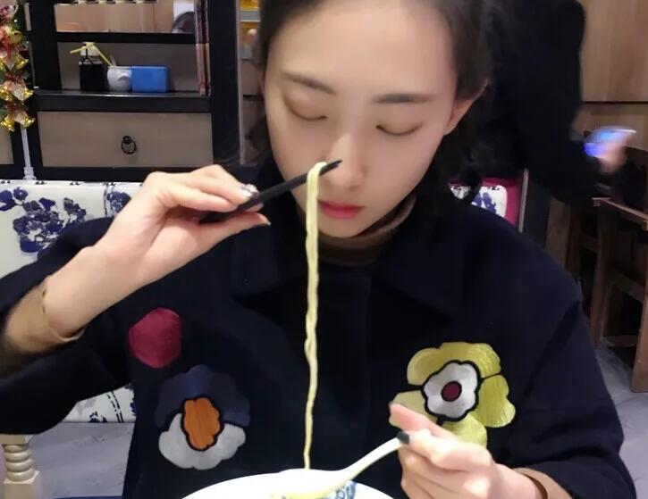 ❤️白金泄密❤️原相机自拍女同磨豆腐做爱遭泄露3V 27P，能清楚听清楚做爱的呻吟声