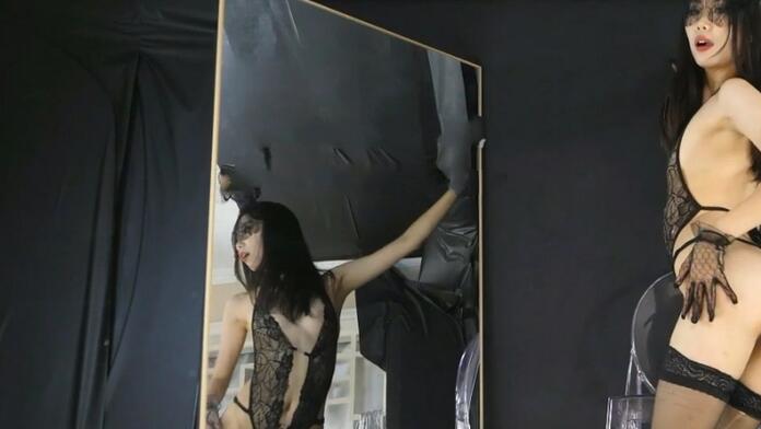 《最新购买❤️精品分享》好多人求购的映秀热舞团长腿风骚脸性感御姐【鑫蕾】各种透明情趣露舞顶胯挑逗顶级诱惑