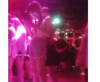 【情色知识科普】砂舞~人海人潮中扣摸奶摸鸡巴