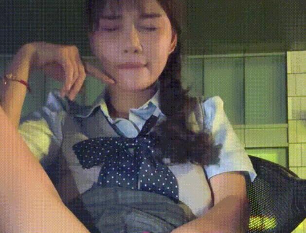 JK小母狗+反差研究生【adora+Tiantian】各种户外公共场所跳蛋发骚喷水