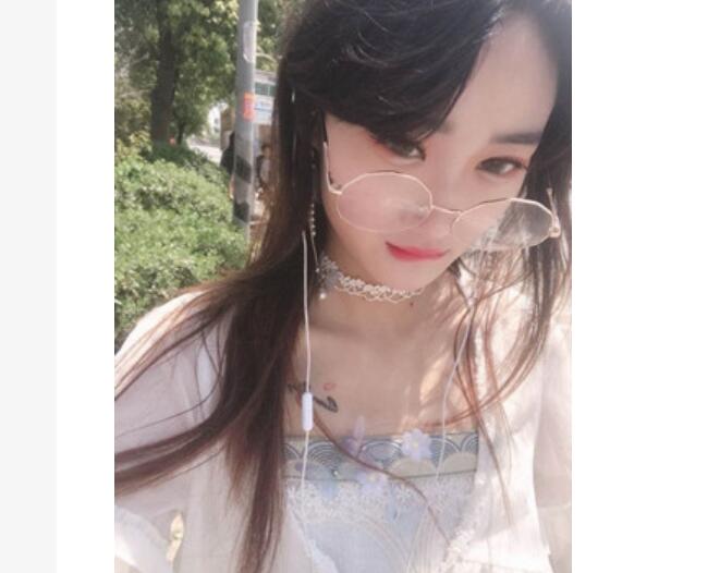 西安大三女神❤️吴诗涵❤️性爱视频惨遭富二代男友分手后曝光 跪舔爆操调教清纯女神变骚浪母狗！