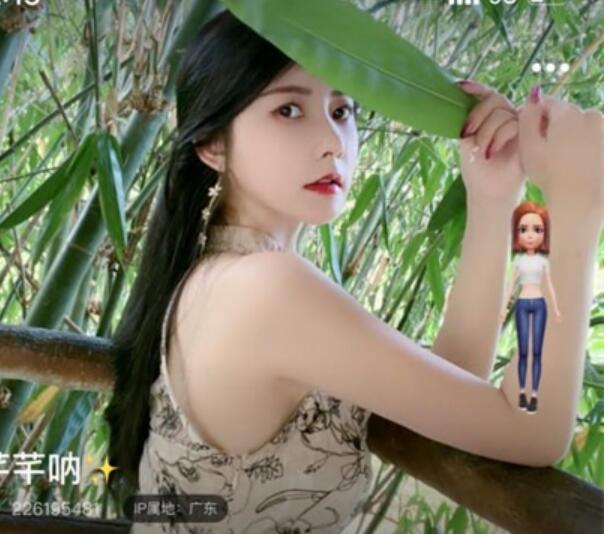 ❣️推荐❣️花椒颜值主播【小芊芊呐】裸舞诱惑，一对一掰逼展示，奶圆少毛，S好身材大长腿15V