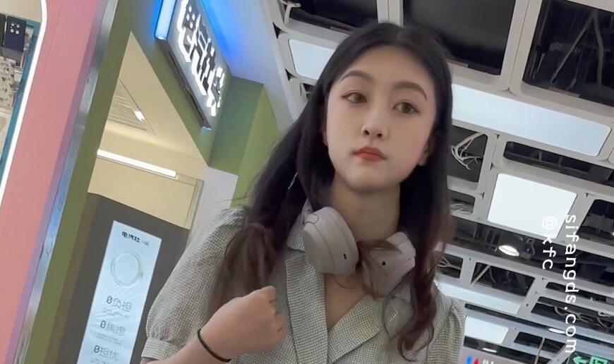 【KFC】学生妹逛街买小吃·白色长裙白色薄内前后CD
