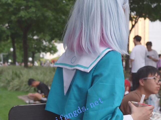 【xxn-314】水手服小姐姐..超薄透视白裙..扶梯大幅岔开腿