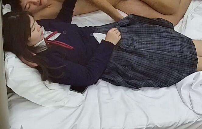 0-25流出大学城附近酒店高清偷拍❤️学生情侣JK学妹被男友无套暴力操 最后射肚子上
