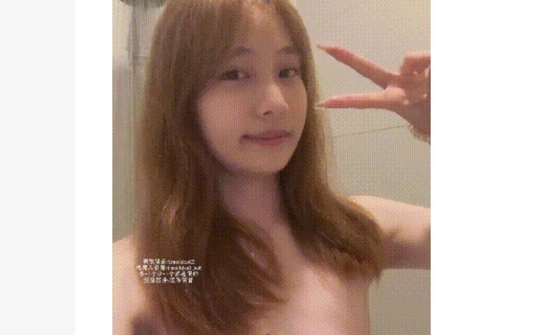 ⚫️10月29日更新，湖北黄石露脸小母狗儿，在武汉读职校跟所谓的男友各种抽插，反差的狠