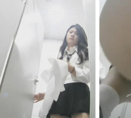 十一月最新流出❤️外语学院女厕后拍学妹尿尿JK短裙靓妹性感蜜桃臀擦菊花（10V)